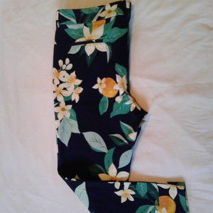Old Navy Pixie Pant Size 16